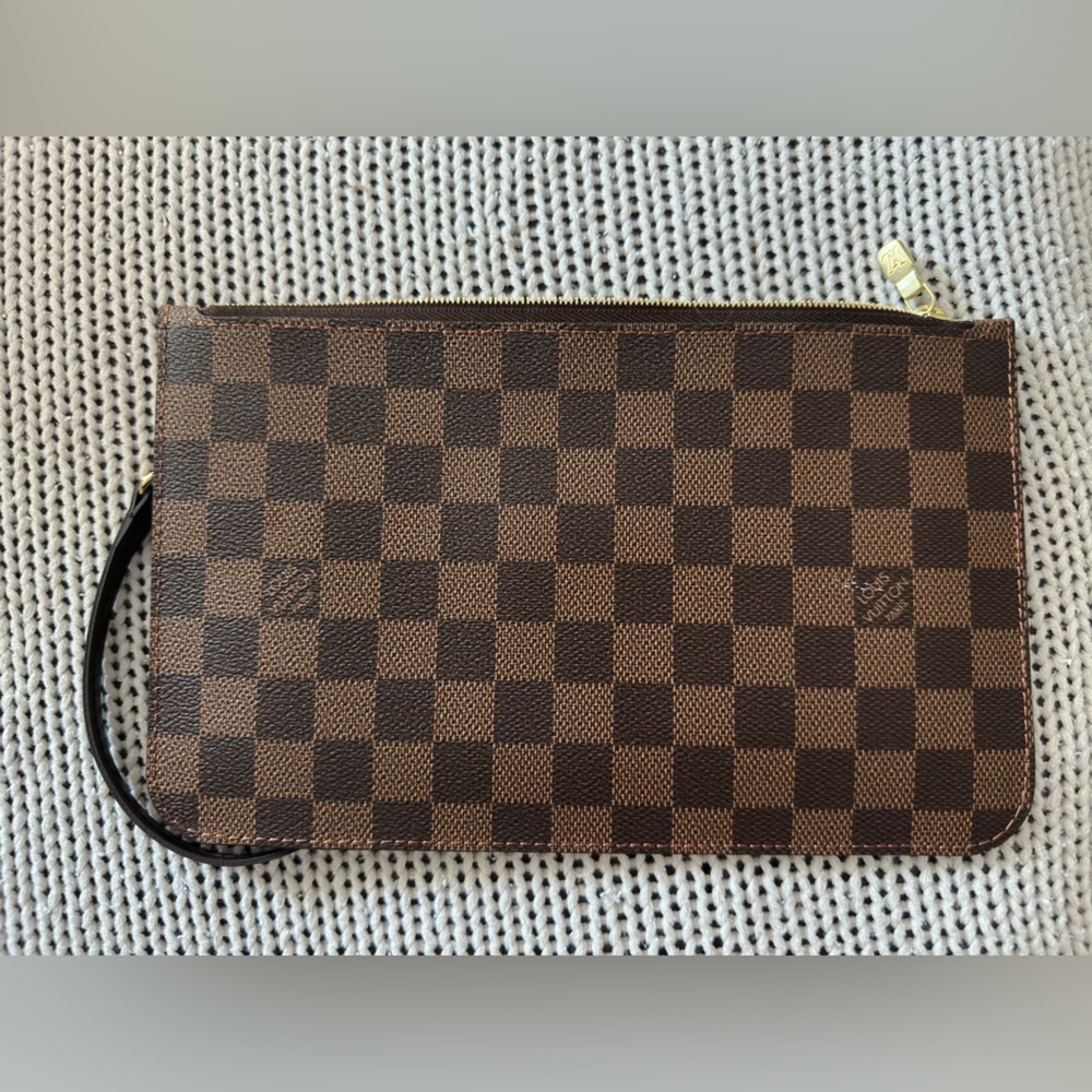 Louis Vuitton Damier Ebene Neverfull Pouch